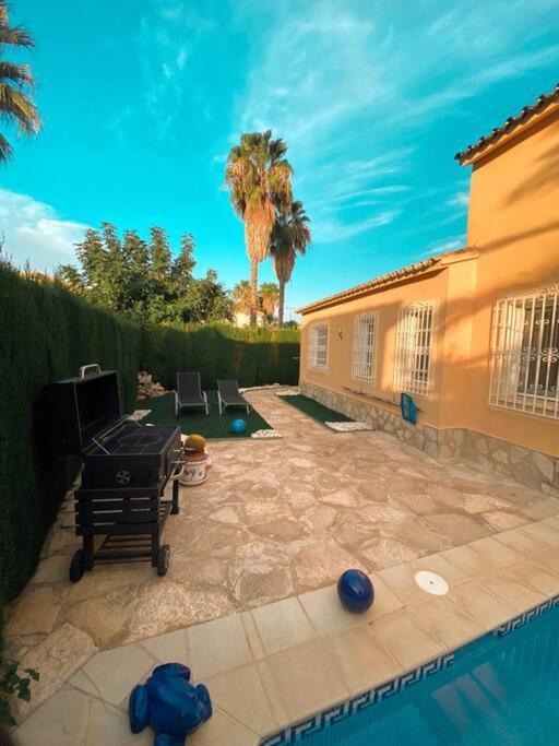 Impresionante Villa Con Piscina - Oliva Nova Bagian luar foto