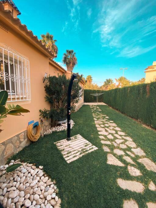 Impresionante Villa Con Piscina - Oliva Nova Bagian luar foto